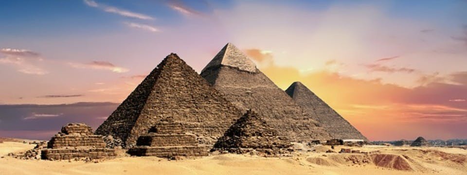 Large pyramids 2371501 640  1 