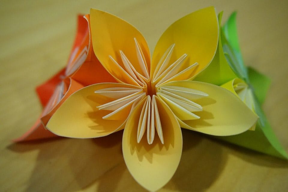 折り紙で作った上級の花