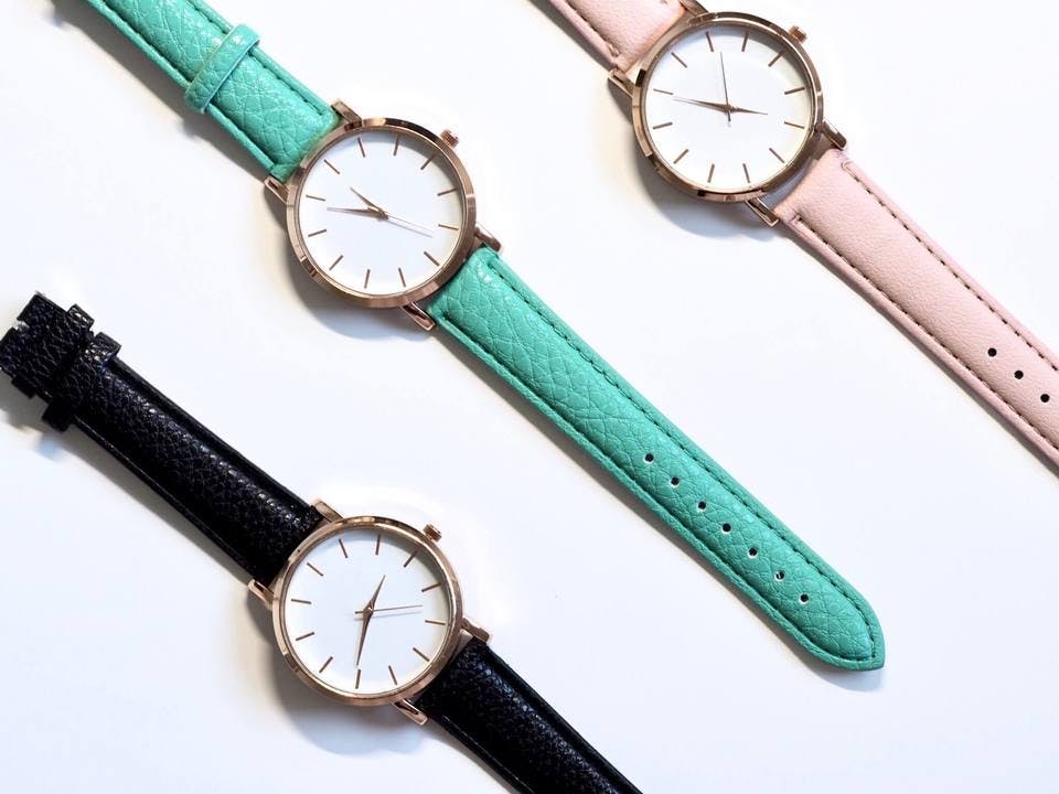 様々な色の腕時計ベルト
