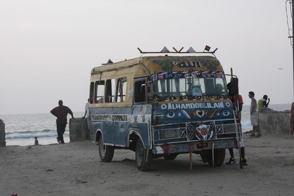 セネガルのバス