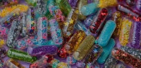 Medium beads bright capsules 1571844