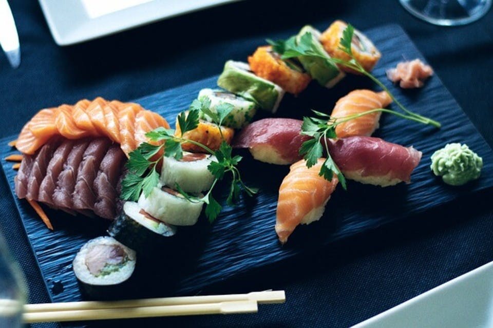 Large sushi 2455981 640  1 