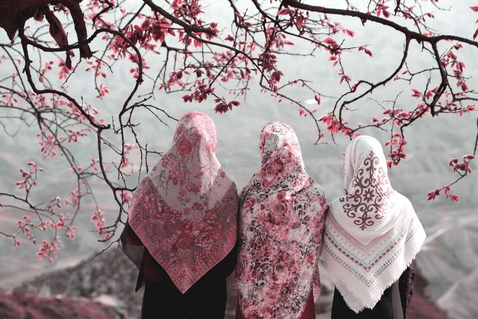 イランのおしゃれなスカーフ