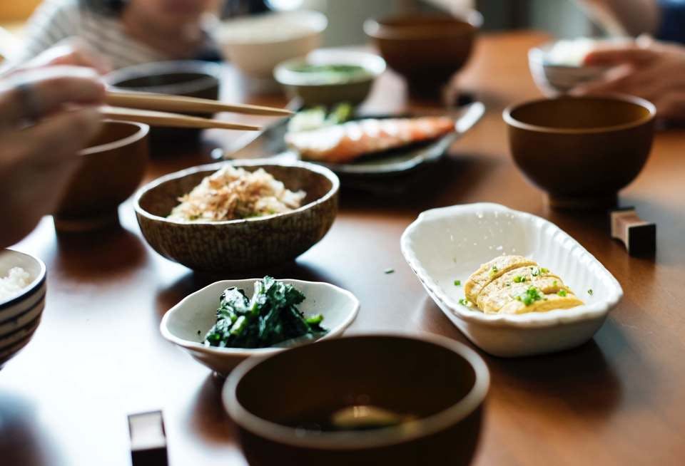 Large asian food bowls chopsticks 745406