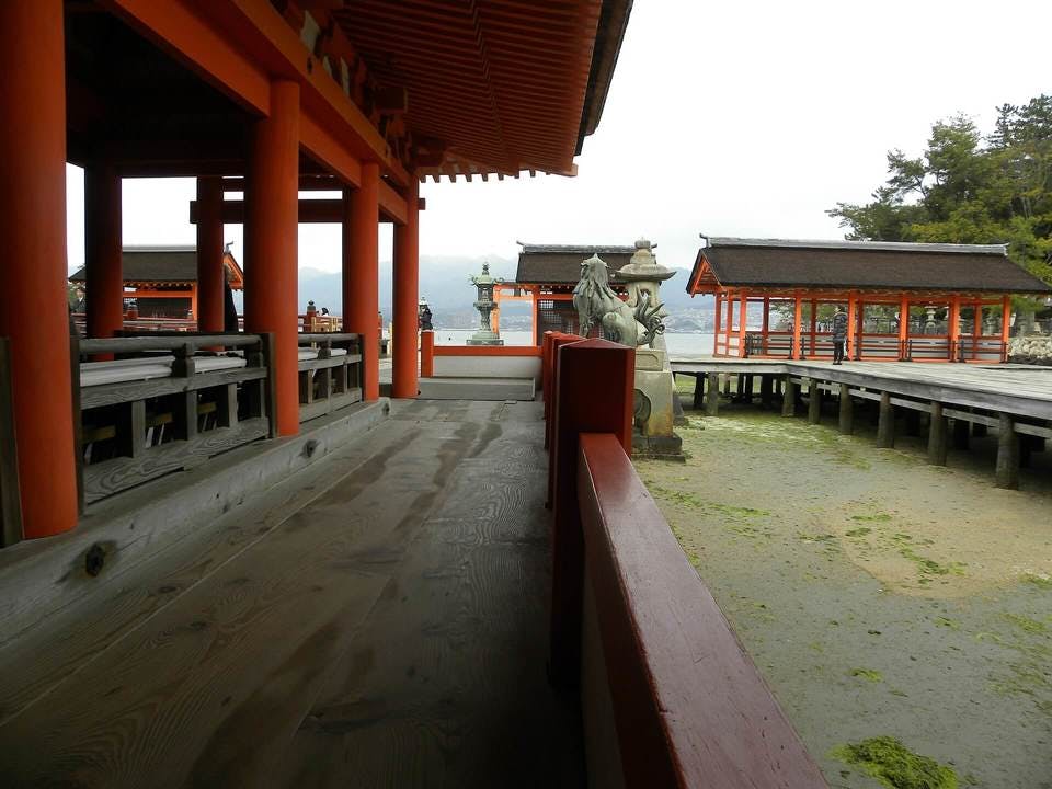 厳島神社本殿