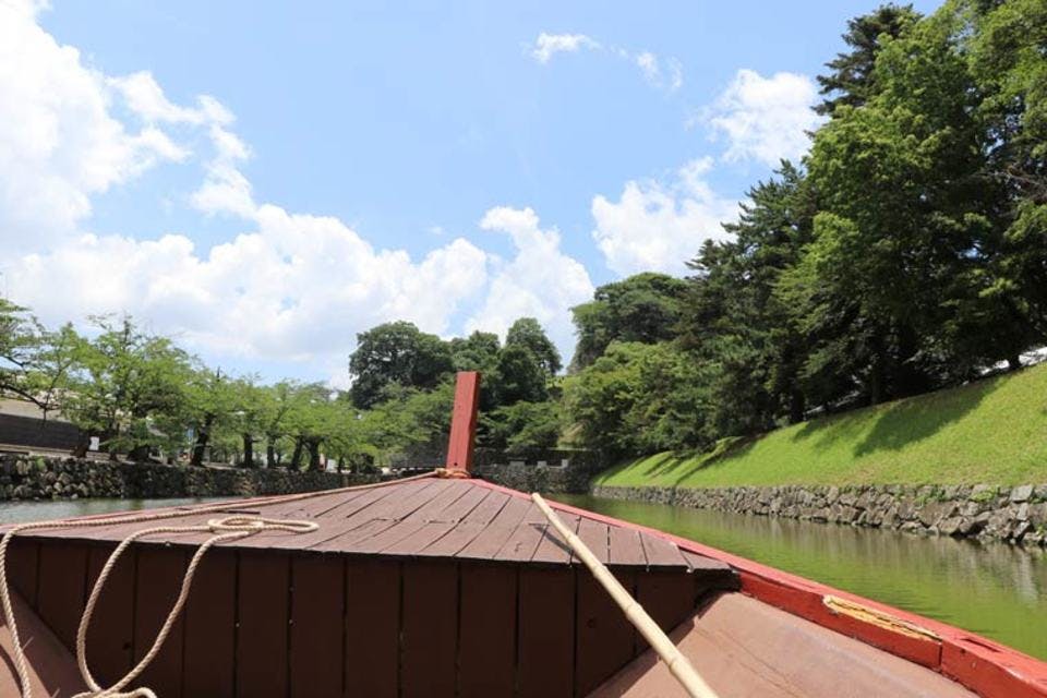 彦根城お堀の屋形船