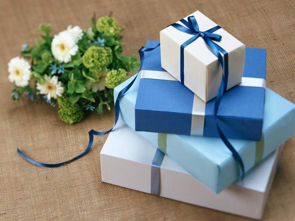 【年代別】送別の品におすすめプレゼント｜お世話になった男性・女性が喜ぶ贈り物