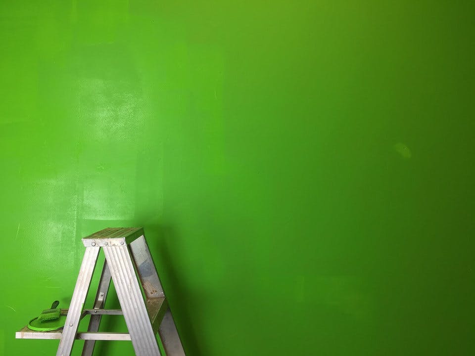 緑色にDIYした壁