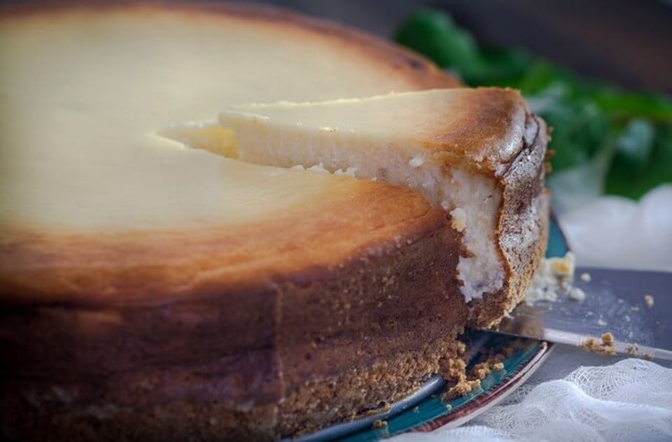 Large cheesecake 1578691 640  1 