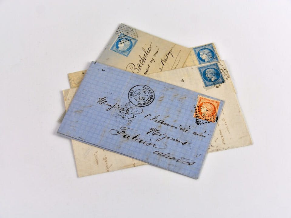 切手を貼る封筒
