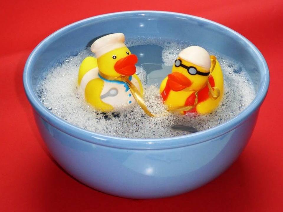 Large bath splashing ducks joy 162587