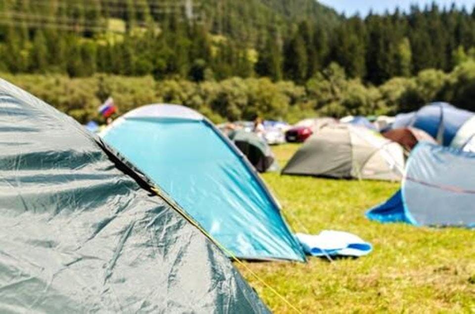 オートキャンプ場のテント