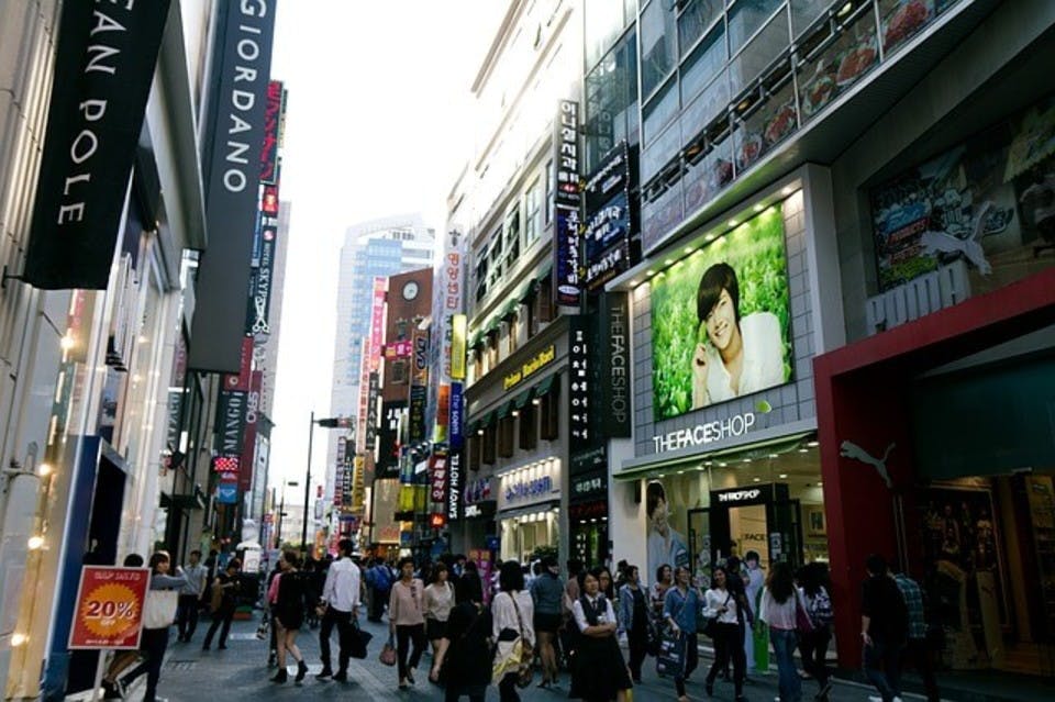 韓国の都市部で買い物