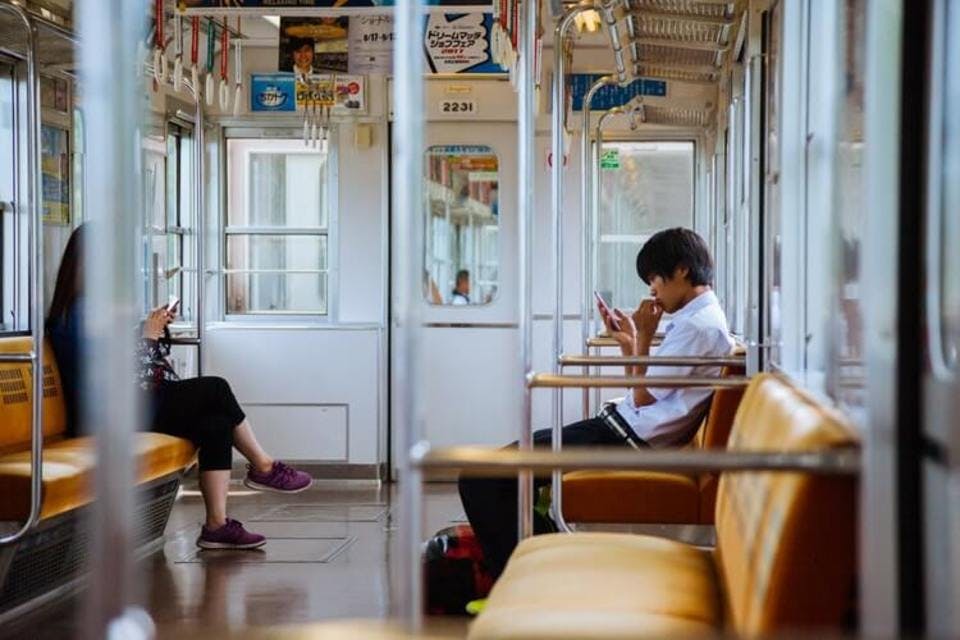 電車で見る日本の治安が良い理由