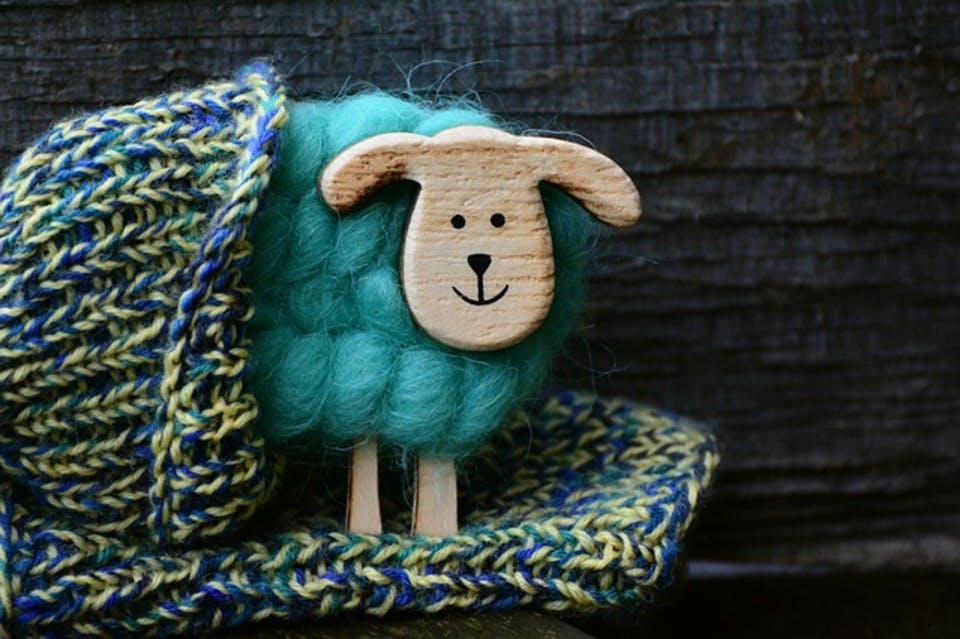 編み物羊