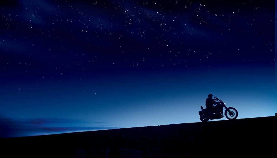 バイクと夜空