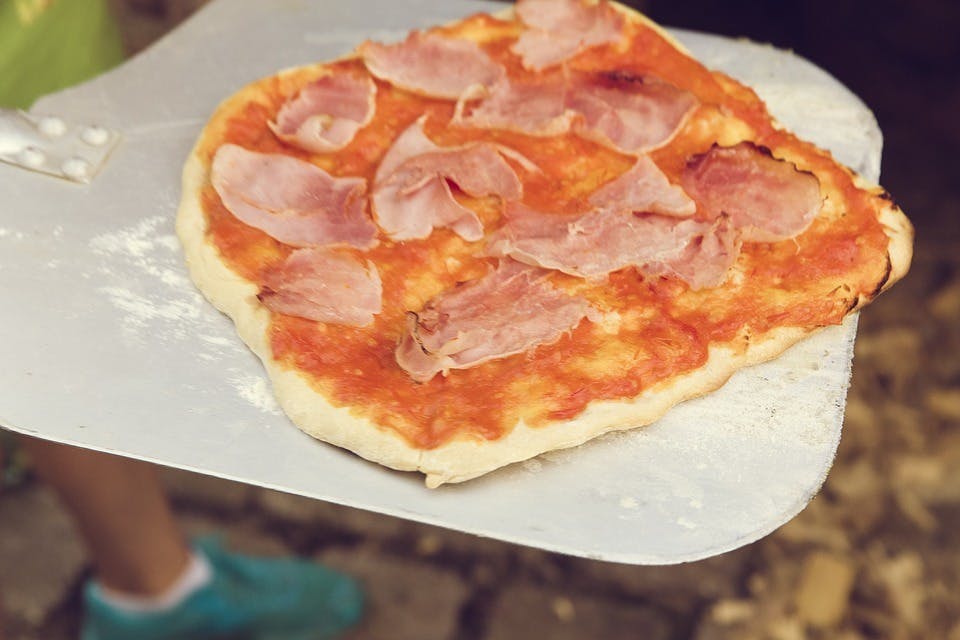 ピザ生地レシピで作った生地を保存したピザ