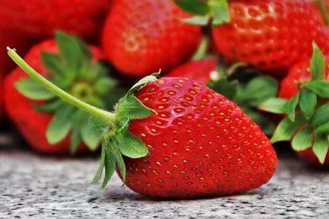 Medium strawberries 3359755 640  1 