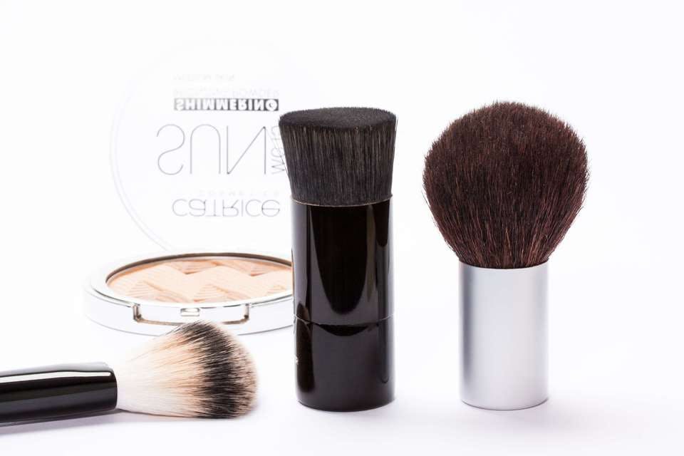 Large cosmetics makeup makeup brushes 60571