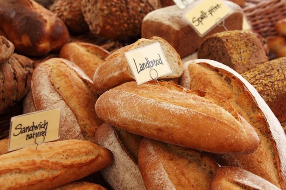 食パン、フランスパンは長い、菓子、総菜パンは短い消費期限