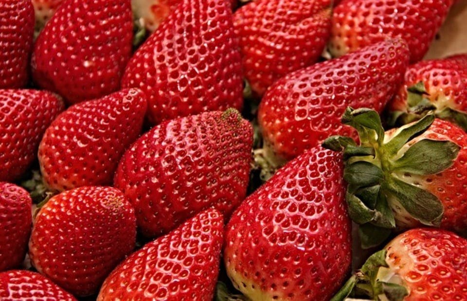 Large strawberries 3251091 640  1 