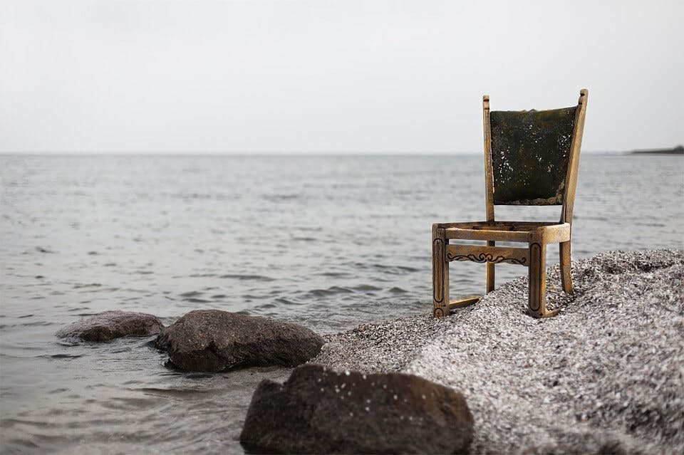 サタンの椅子ではない海辺の椅子