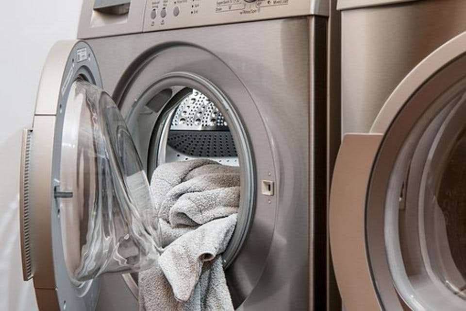 タオルを洗う洗濯機