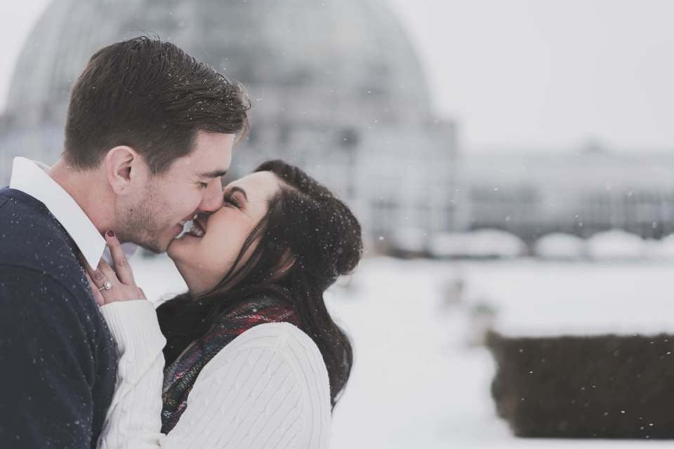 雪景色の中での最高のキスシチュエーション