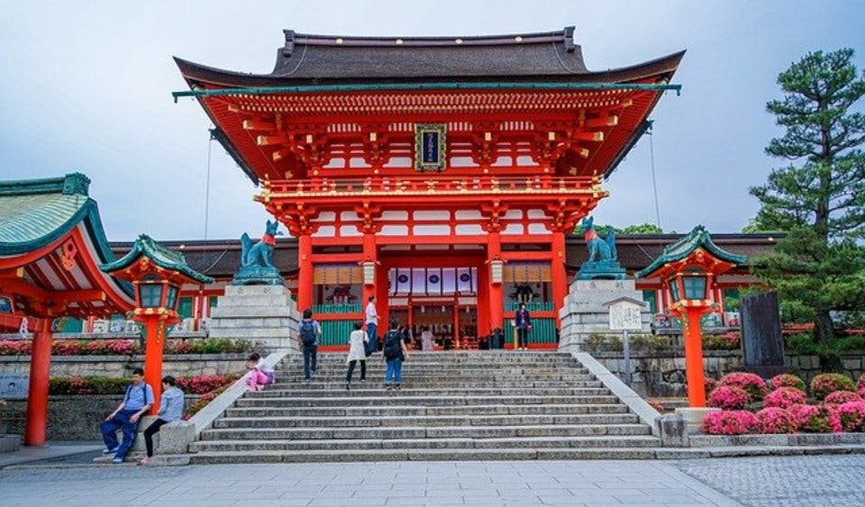 Large fushimi inari taisha shrine 1612656 640