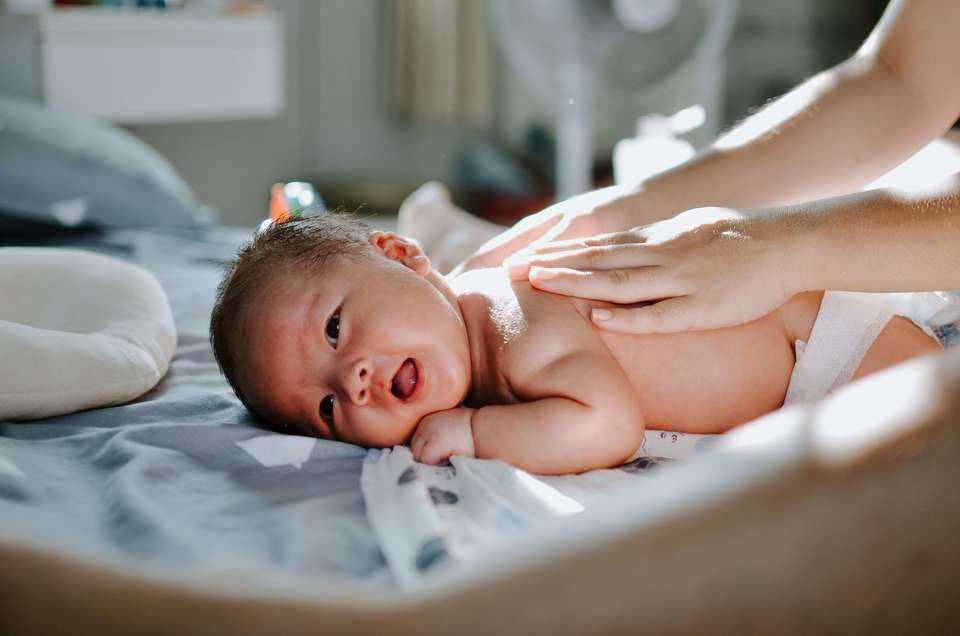 おすすめのベビーパウダーを使われている赤ちゃん