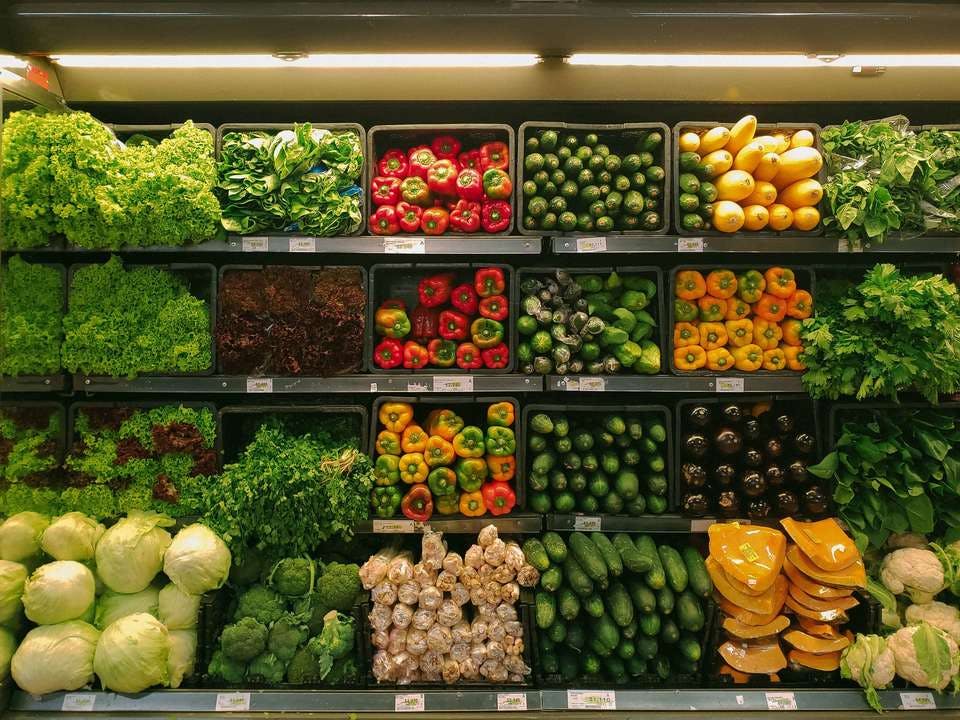 スーパーに並んだ野菜
