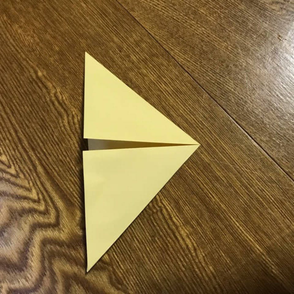 長方形に折り紙を折る