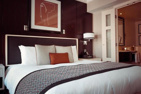 Medium bed bedroom cozy 164595