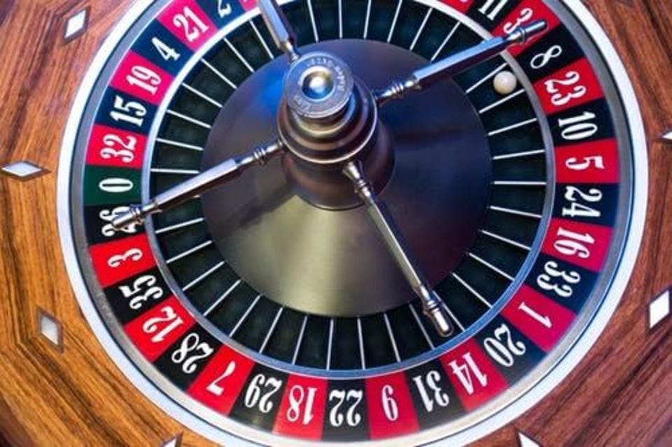Large roulette roulette wheel ball turn