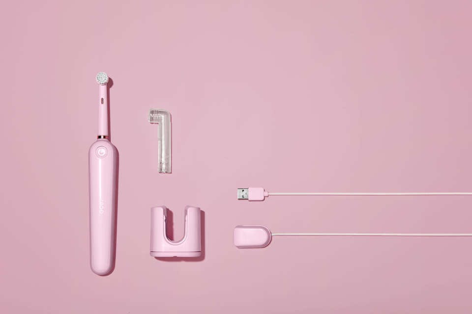 電動歯ブラシと充電器