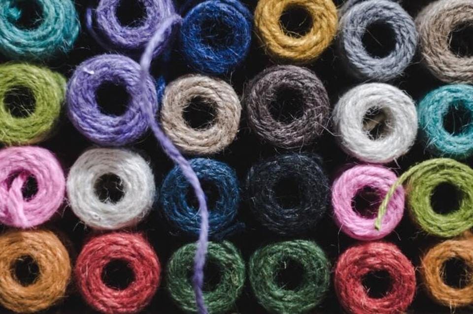 セーターにできる素材の種類の糸