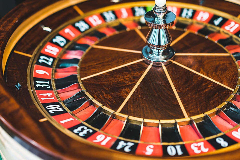 Large wooden roulette casino game wheel free stock photos picjumbo dsc06243 1080x720 2