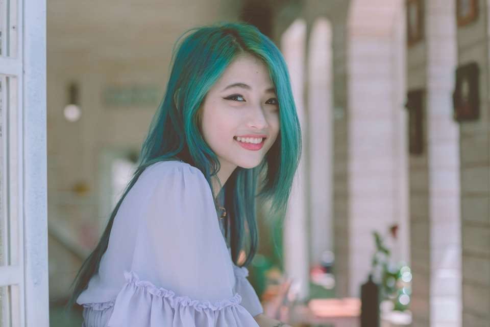 緑髪のサブカル女子