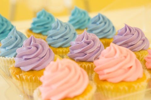 Medium cupcakes 2285209 640