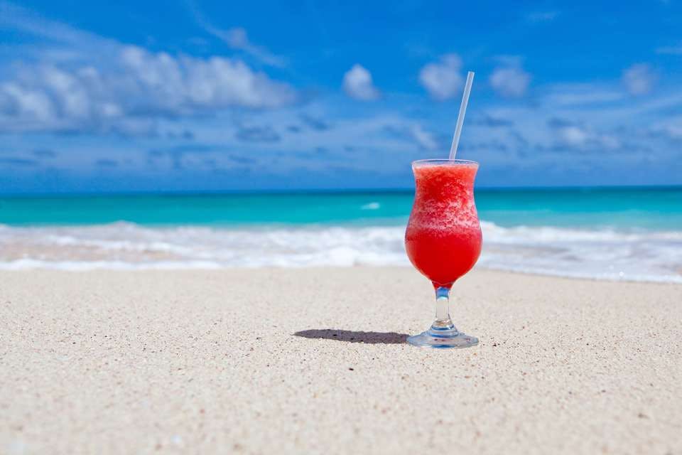 Large hawaii beach beverage cocktail 68672