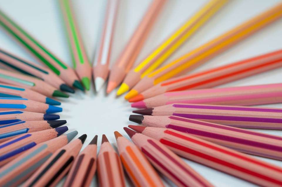 カラー診断サマーに似合う色を見つける色鉛筆