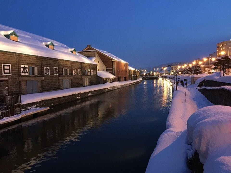 国内で女性の一人旅に人気の小樽運河