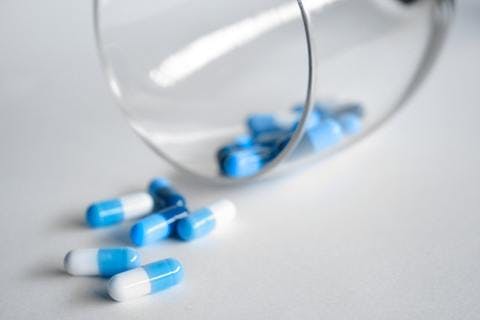Medium addiction antibiotic capsules cure 360622