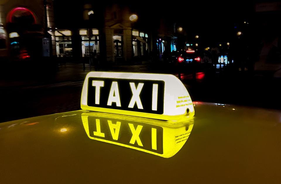タクシーのライト