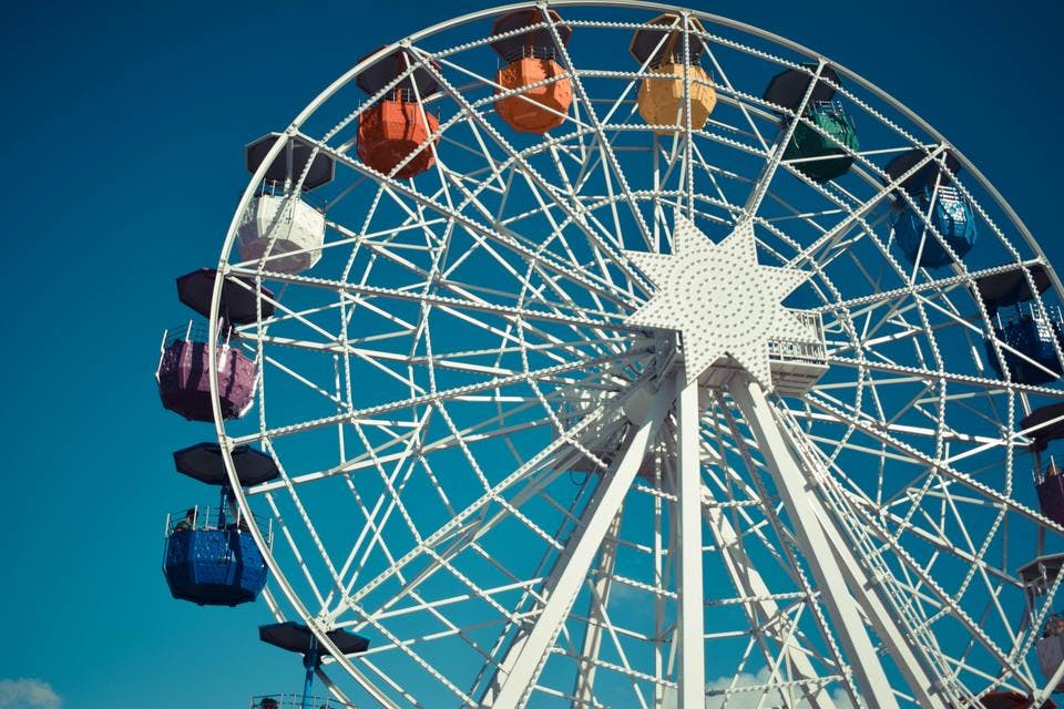 Large amusement park carnival ferris wheel 89505