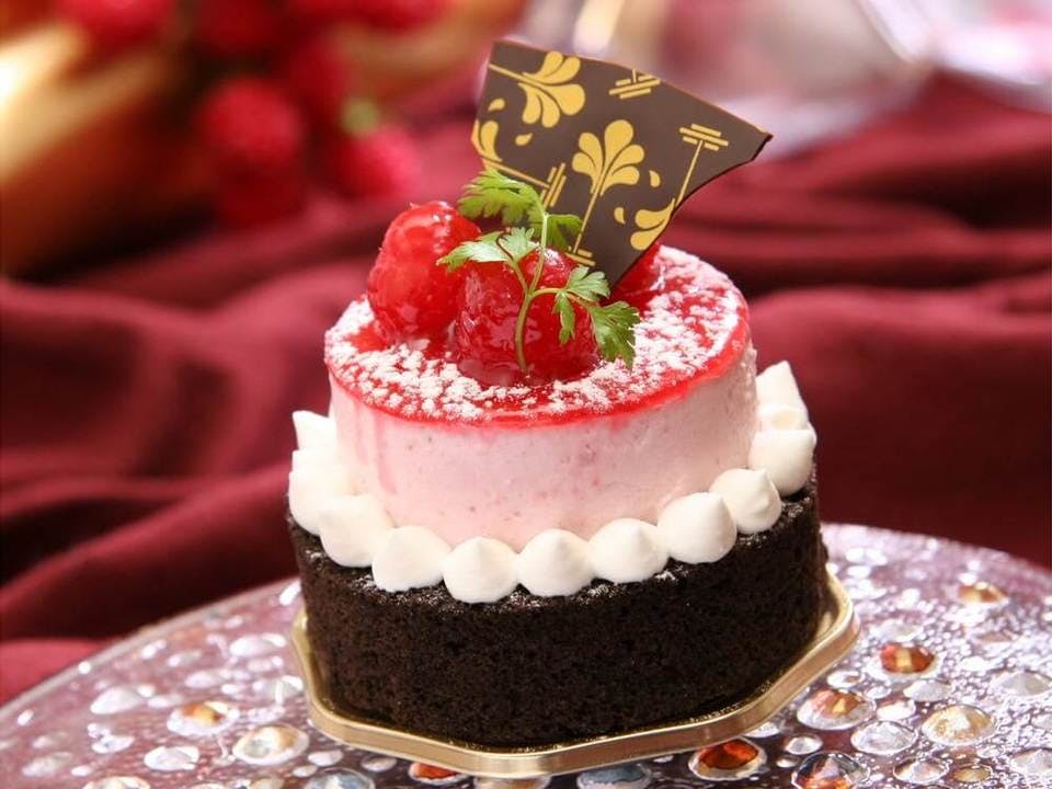 Large france confectionery raspberry cake fruit 69817