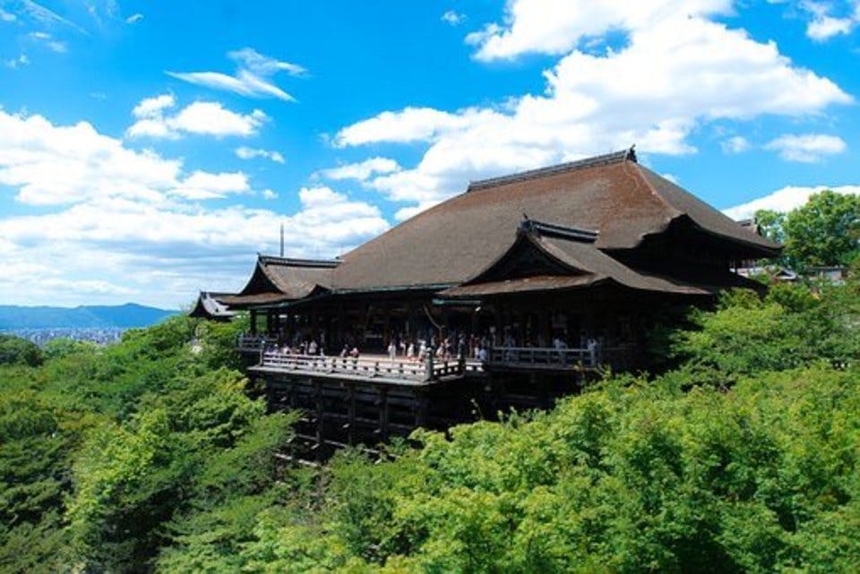 京都のおみやげが買える清水寺